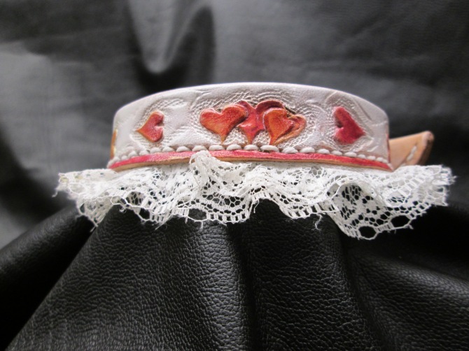 Leather and lace custom tooled leather dog collar from acrossleather new castle de