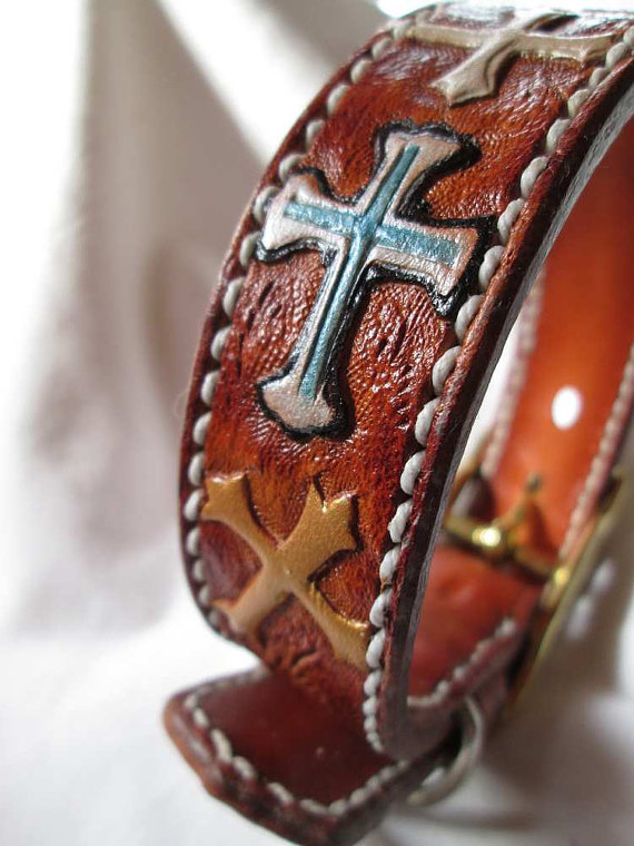 Crosses tooled small leather dog collar, 